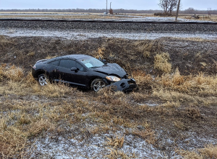 Mitsubishi Coupe vs power pole SECO News seconews.org 