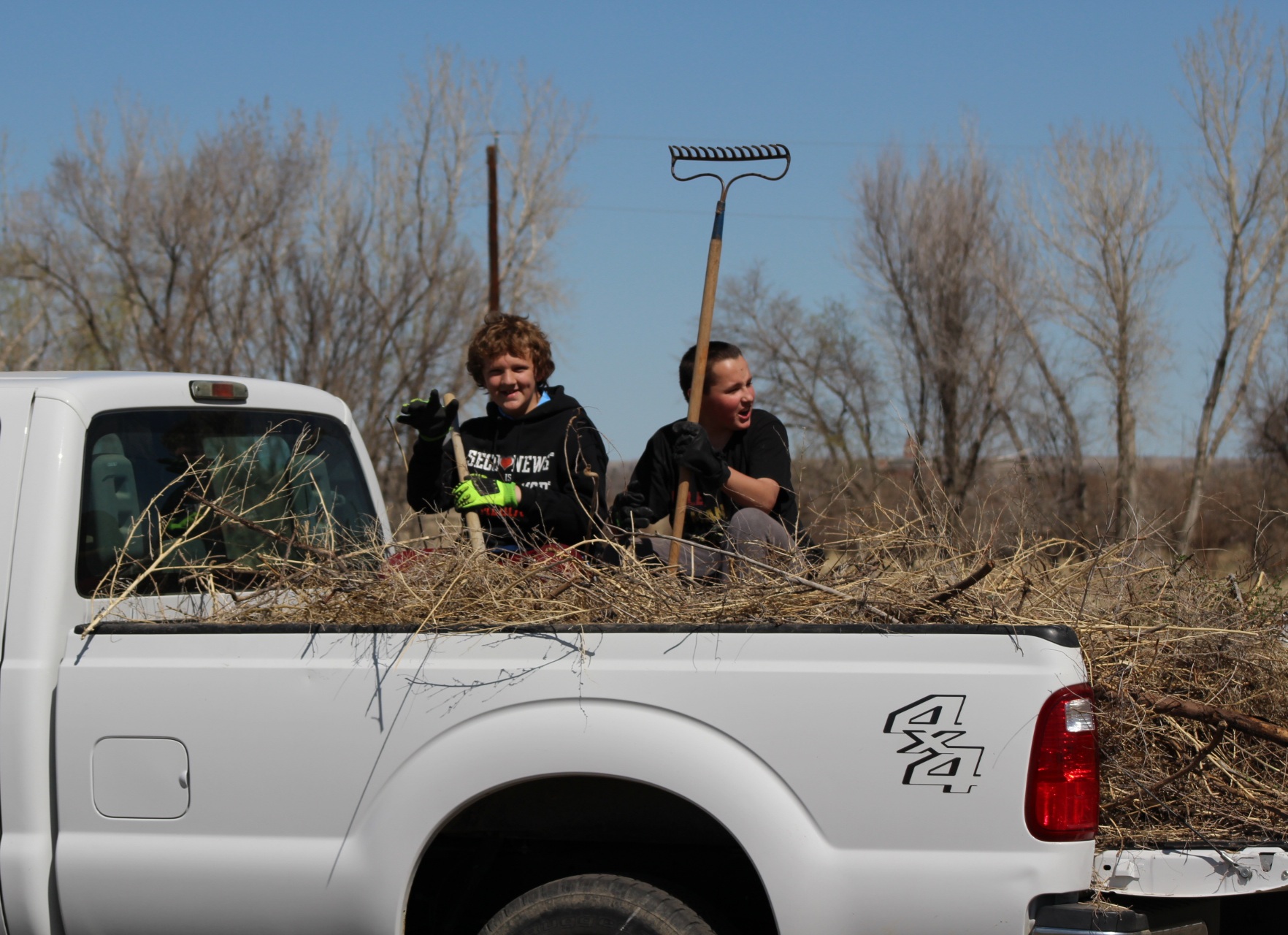 Boggsville Volunteers Clean Up SECO News seconews.org 