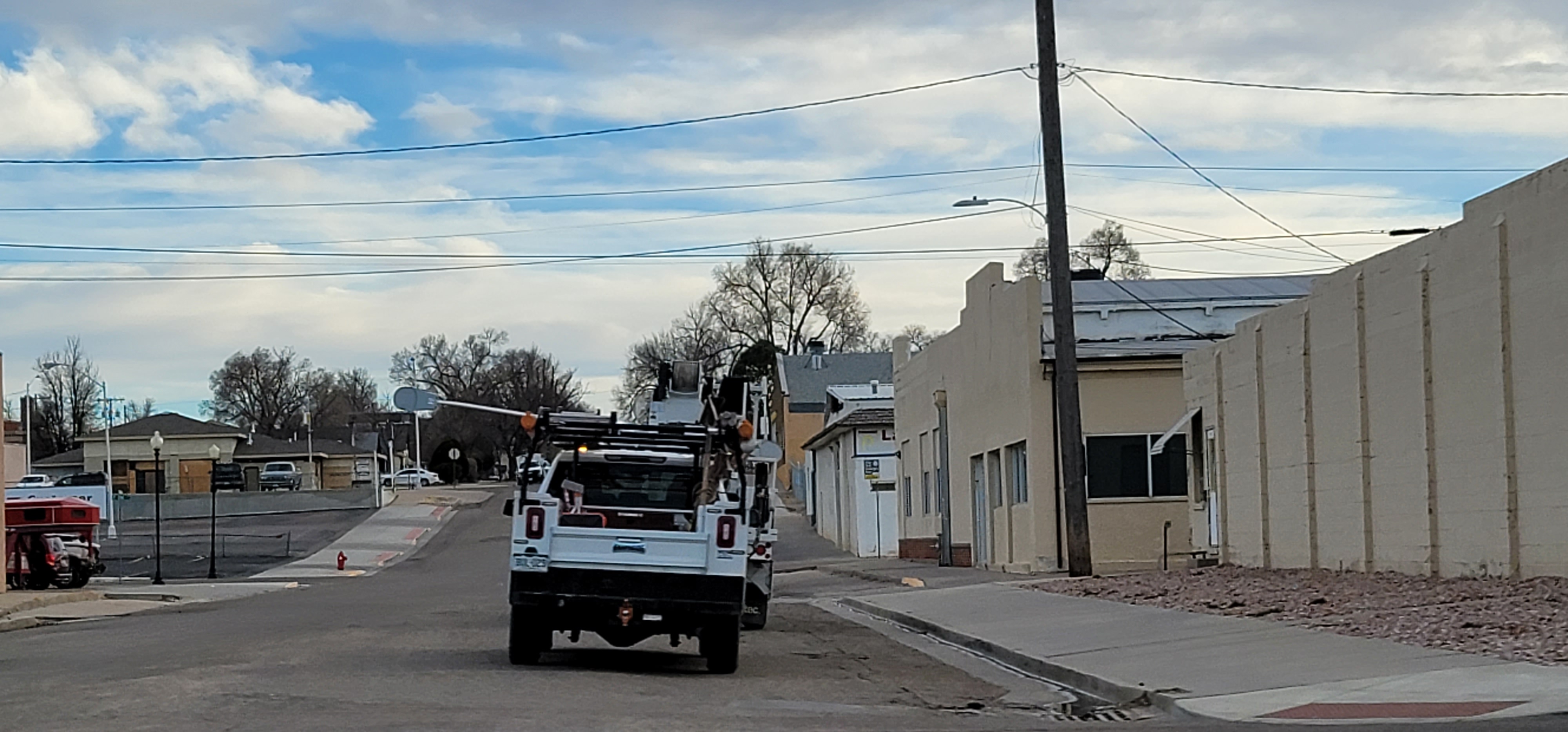 Dodge Van VS La Junta Light Pole SECO News seconews.org