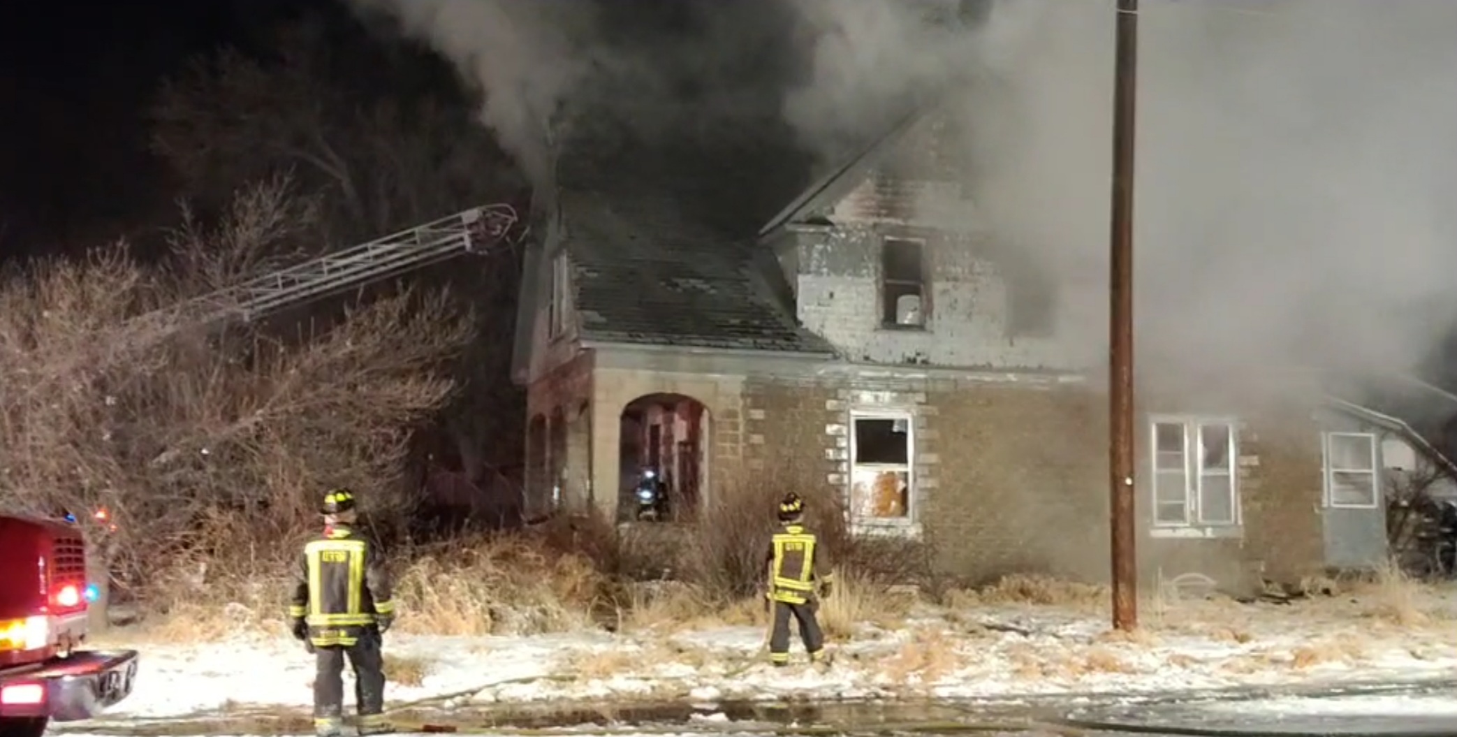 Rocky Ford Fire Department VS Abandoned House Fire at 4th and Maple