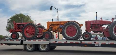 Holly Fair parade tractors seconews.org 