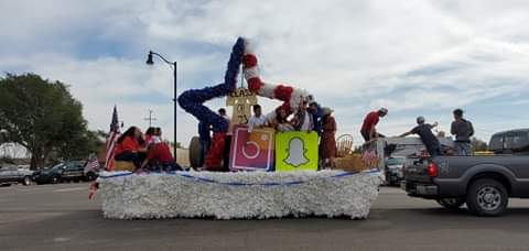 Holly Fair parade float seconews.org 