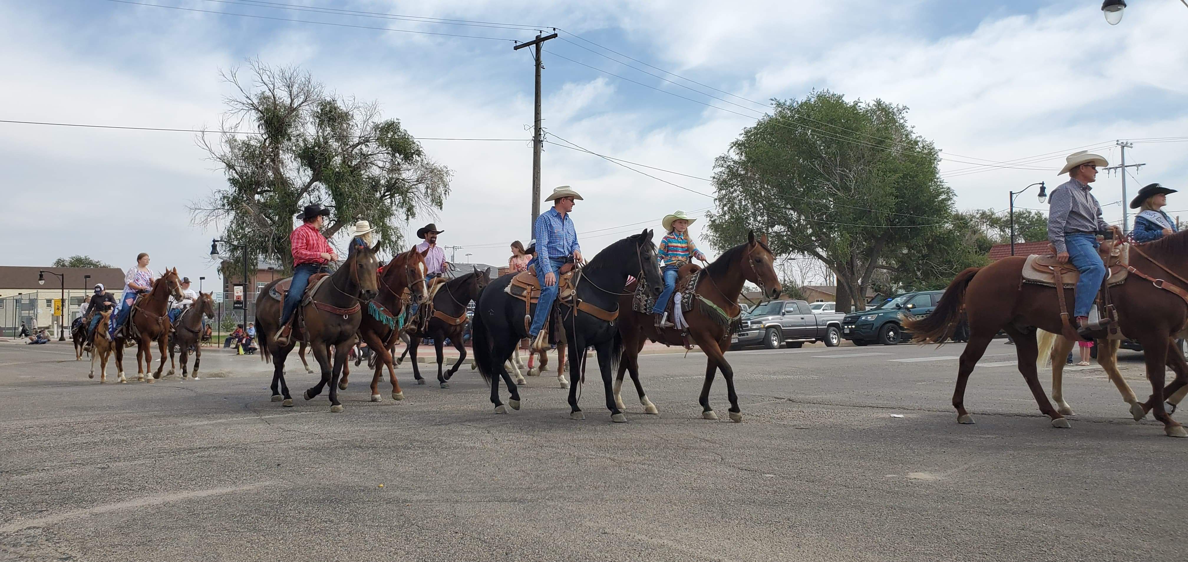 Holly Fair parade horses seconews.org 