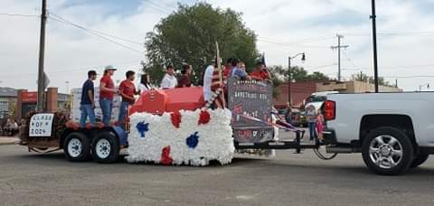 Holly Fair parade float seconews.org 